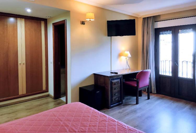 Hostal Plaza Mayor Torrejón de Ardoz Exteriör bild