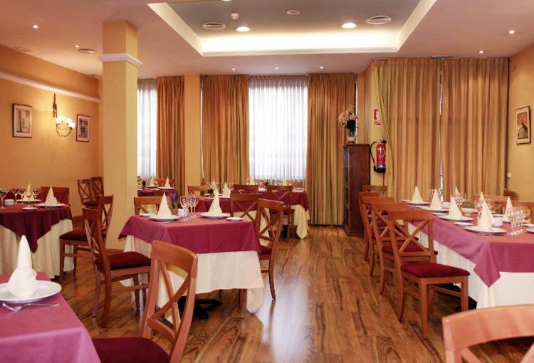 Hostal Plaza Mayor Torrejón de Ardoz Exteriör bild
